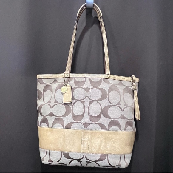 Coach 12428 Tan Signature Print Fabric Tan Patent Leather Trim Tote Bag - Picture 1 of 8